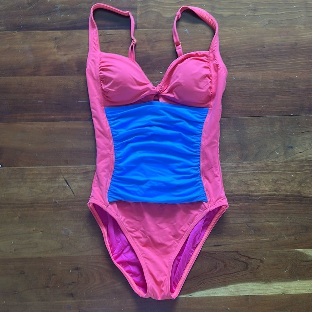 La blanca color block twist one piece swimsuit